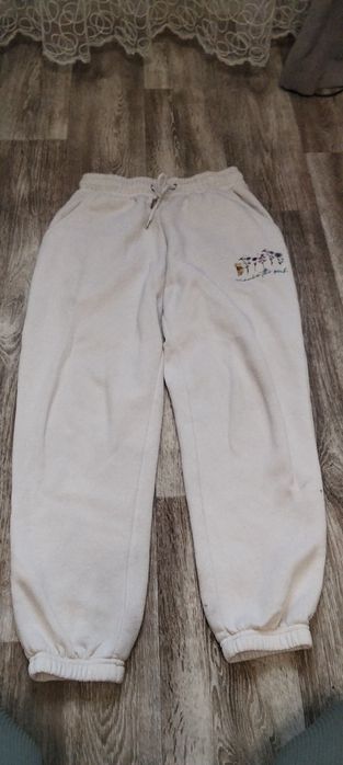 Лот жіночого одягу