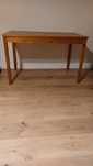 Mesa de madeira  de sala