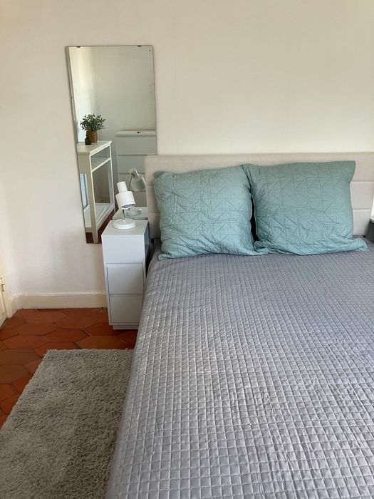 Arrenda-se T1 ,Monte Estoril, vista de mar, garagem box