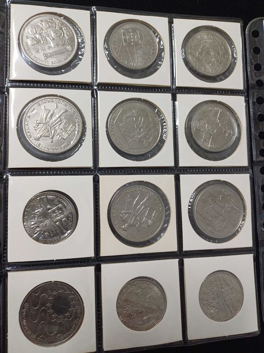 Moedas Portuguesas de 100 e 200 escudos 24 unidades