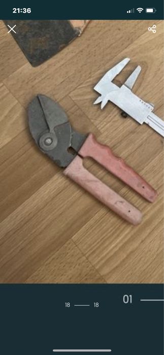 Инструменты разные молоток отвертка