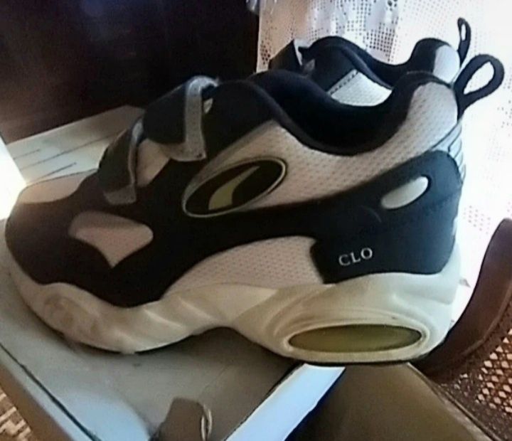 Ténis marca Puma, tamanho 37