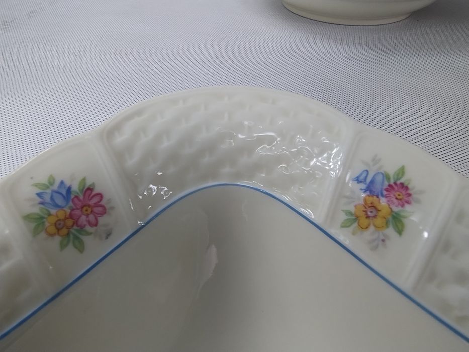 Serwis obiadowy dla sześciu osób.