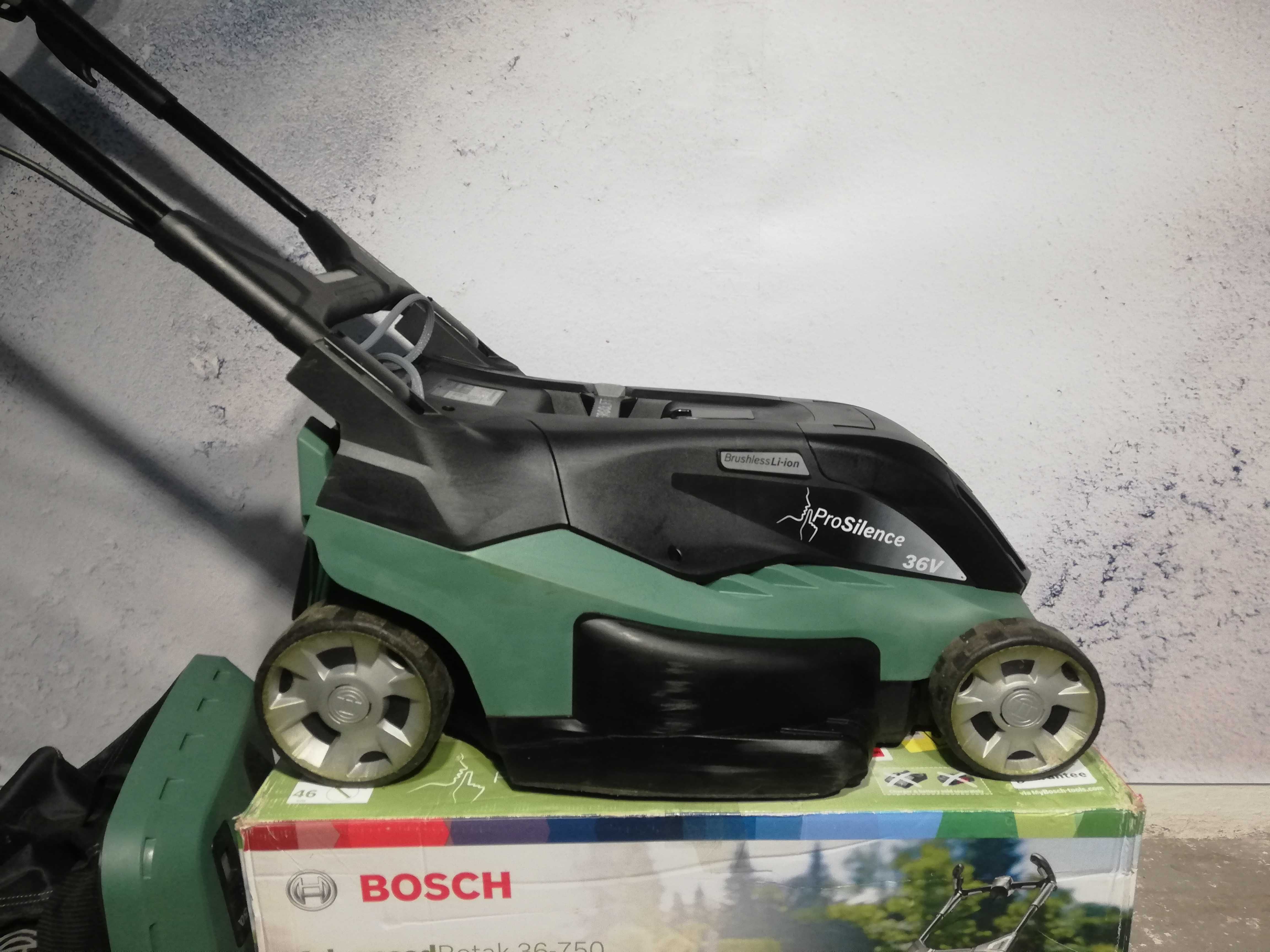 Kosiarka Akumulatorowa Bosch AdvancedRotak 36/750 46cm > Z Bateriami