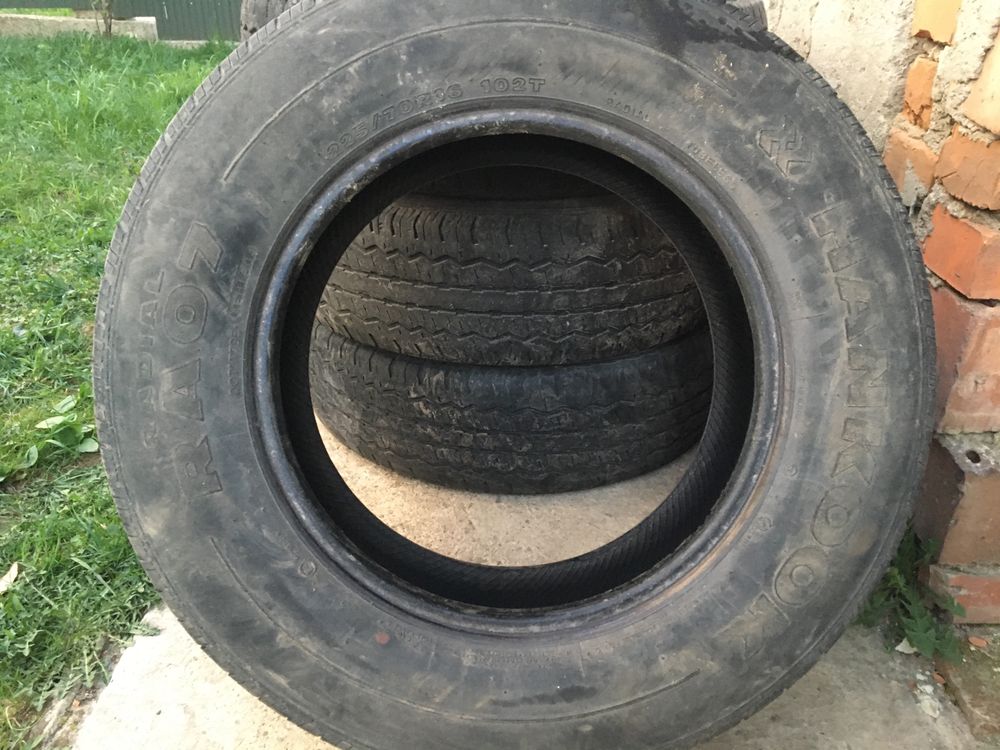 Шини 225/70 R16