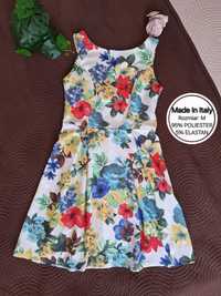 Letnia sukienka w kwiaty na ramiączkach rozkloszowana Made In Italy M