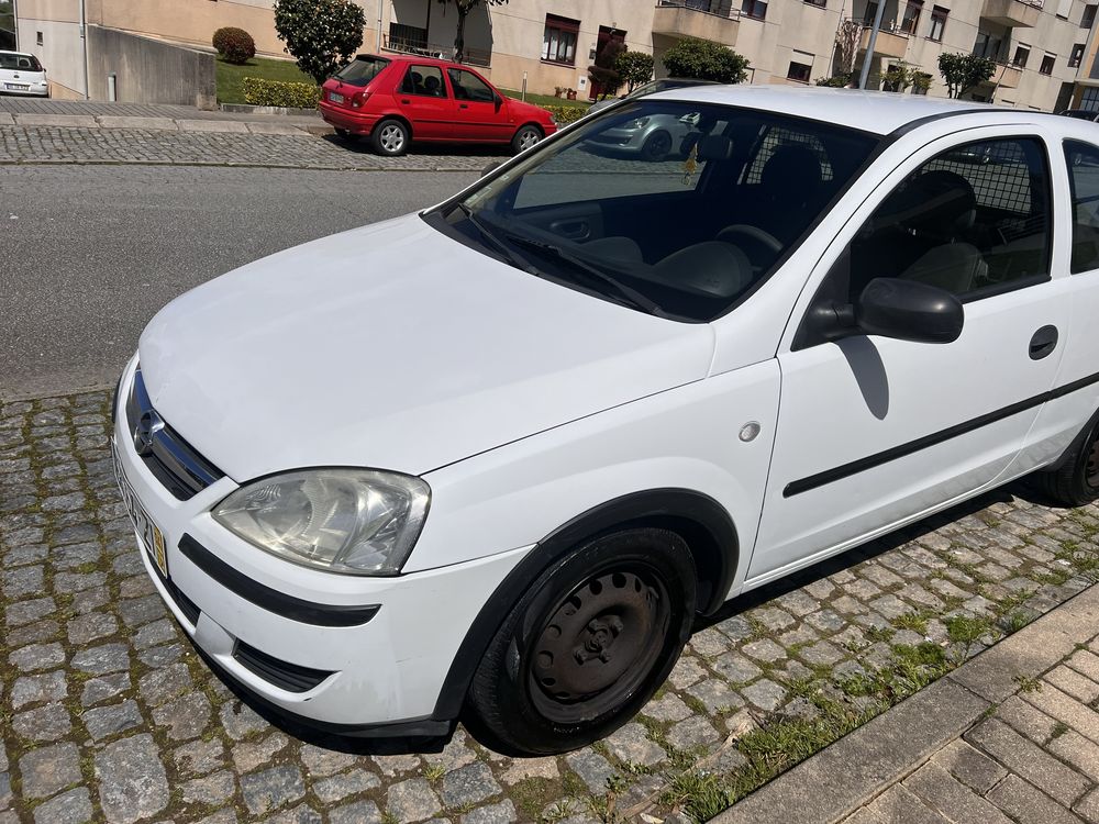 Opel Corsa CDTI 1.3 Gasoleo - Muito bem estimada