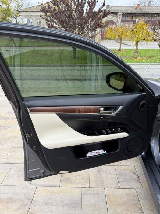 Lexus GS450h 2016 року