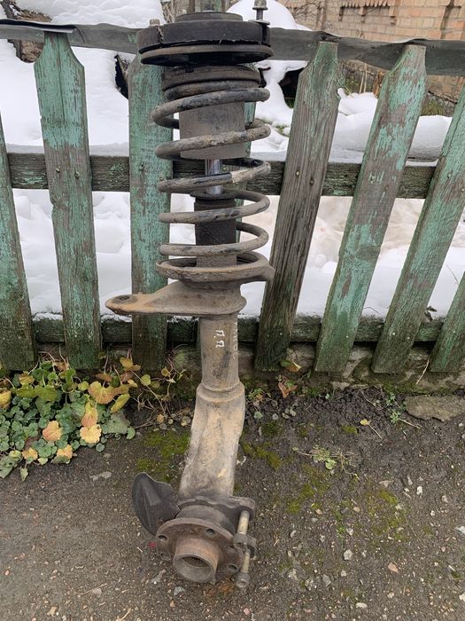 Продам стойку переднюю правую део ланос сенс