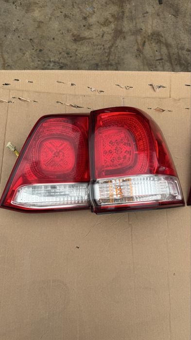 Фонари задние toyota land cruiser 200 2010 год