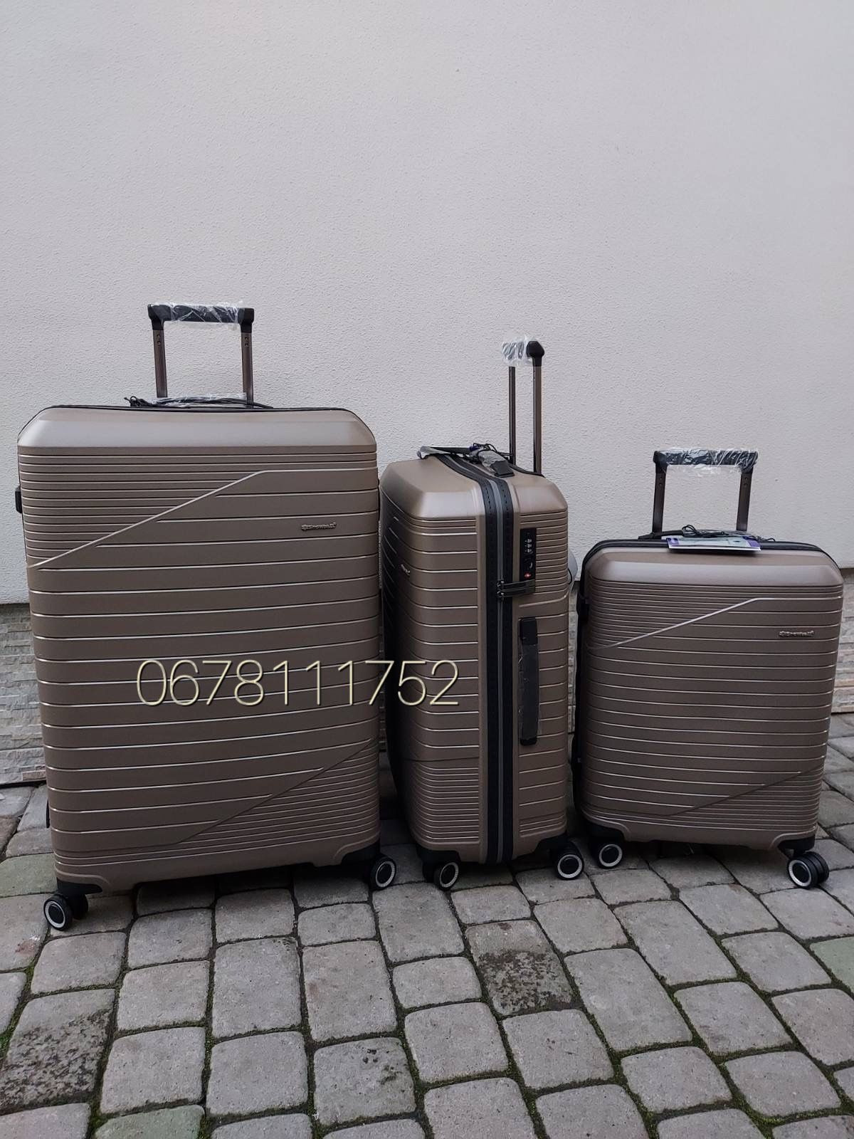 Надлегкі SNOWBALL 24103 Франція валізи чемоданы сумки на колесах