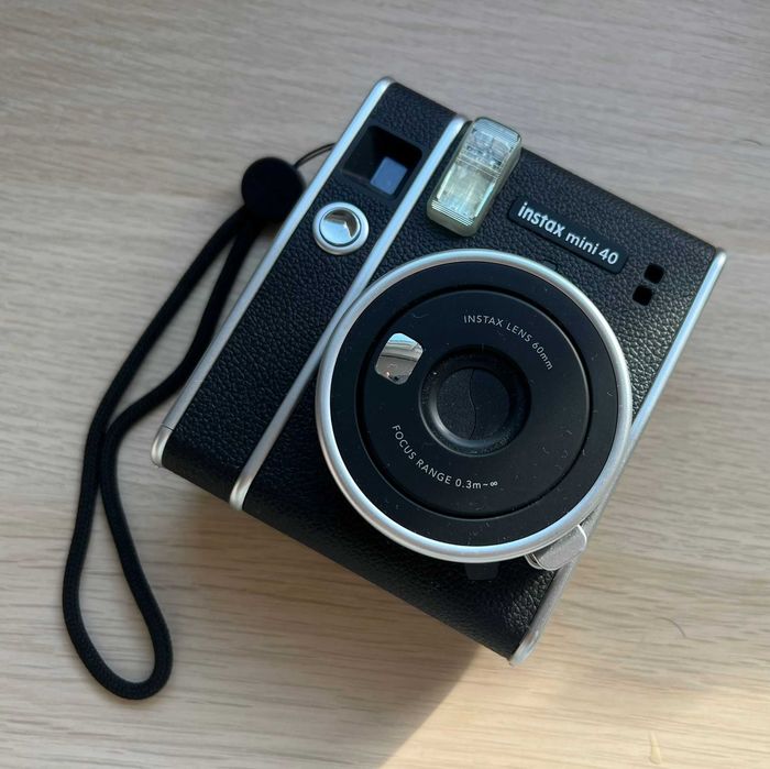 INSTAX Mini 40 — Usada 1 vez! Estilo Retrô + 9 Fotos Instantâneas