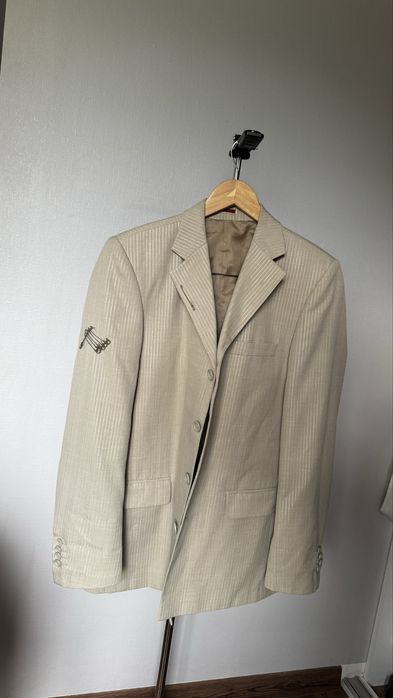 Жакет з чоловічого плеча бежевий