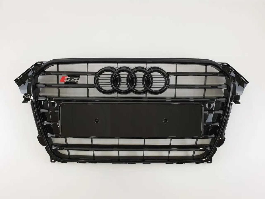 Решетка радиатора на Audi A4 B8 2011-2015 год стиль S Line S4 RS4 с4