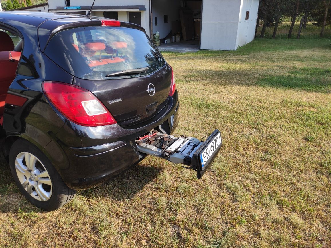 Sprzedam Opel Corsa z bagażnikiem na rowery