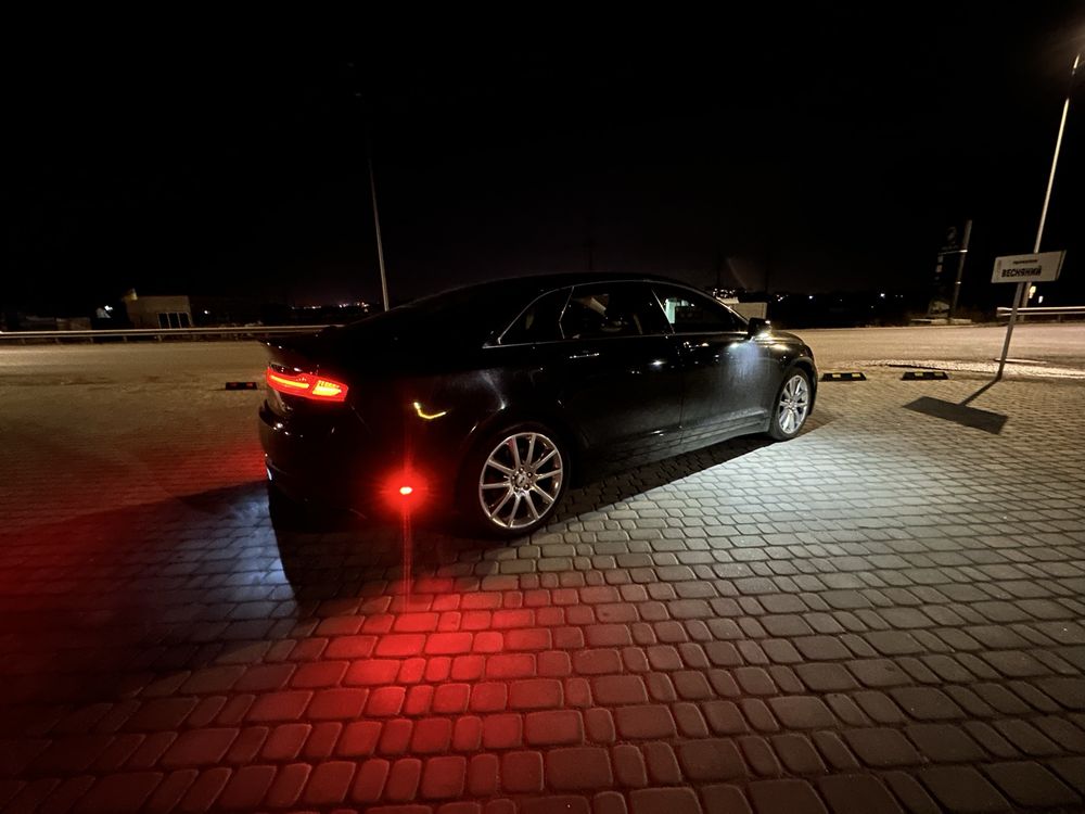 Lincoln mkz 2015 року