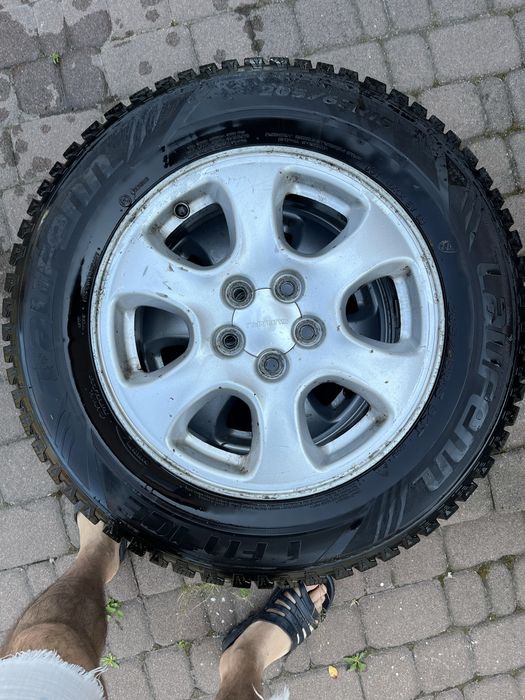 Шини з дисками комплект 205/65R15 майже нові 2024 року