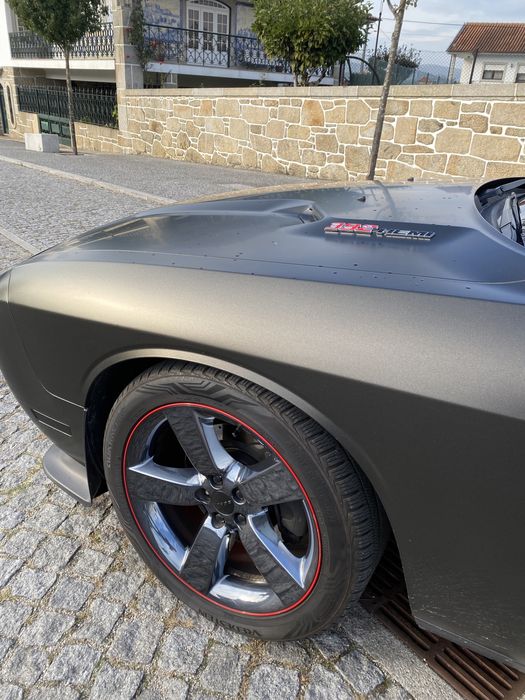 Dodge Challenger 3.6 edição especial Rally Redline