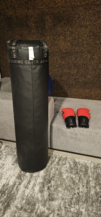 Saco Box 32 kg, com luvas.