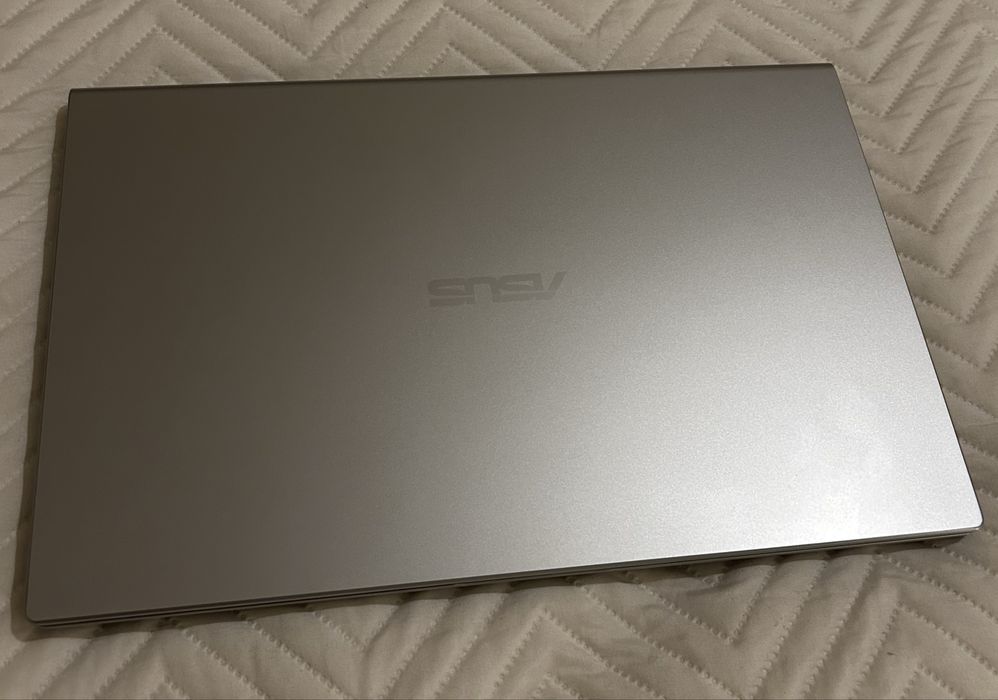 Asus VivoBook Amd Ryzen 7 5700u radeon graphics