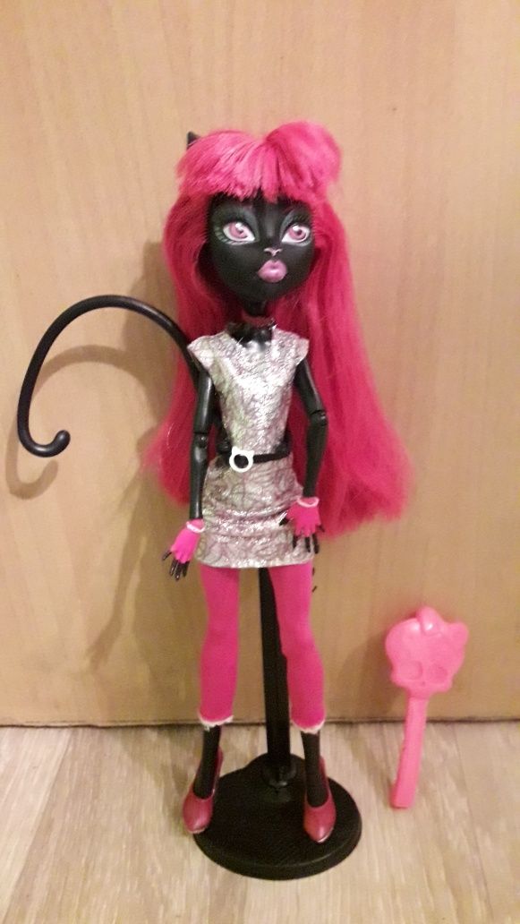 Lalka Caty monster high