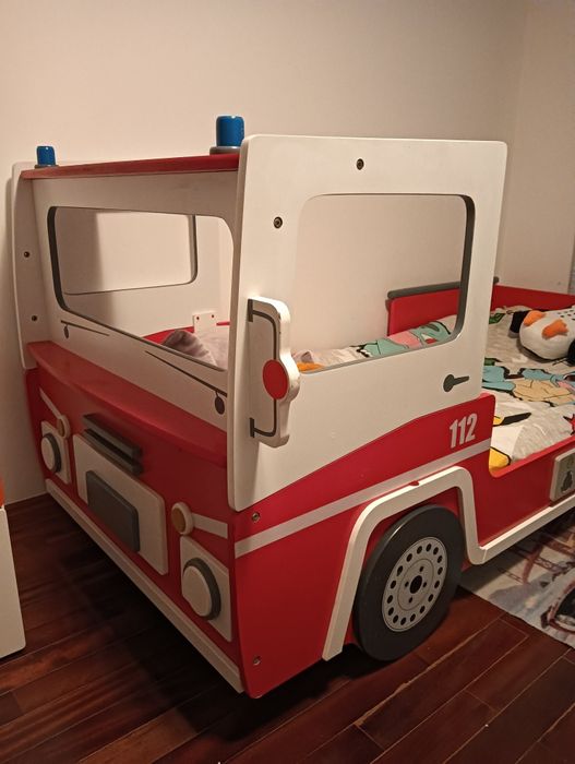 Cama carro de bombeiros para crianças