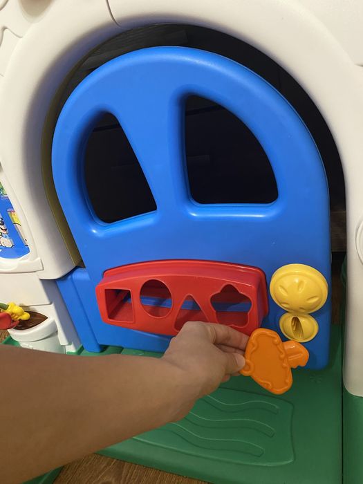 Продам музикальний будинок Fisher Price