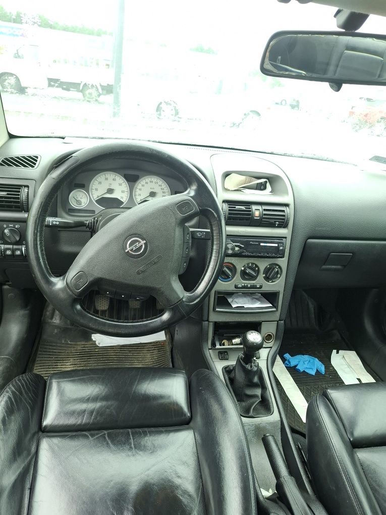 Opel Bertone na części