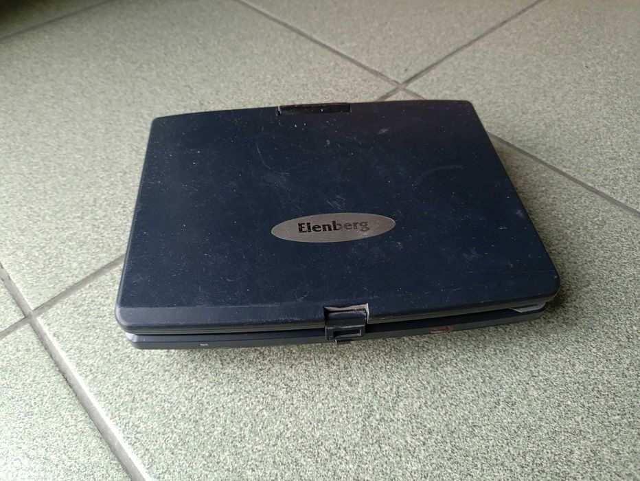 Портативный DVD-плеер Elenberg LD-750