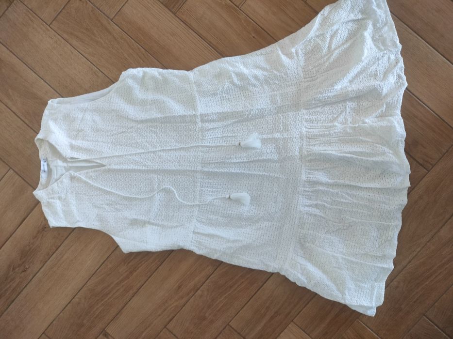 Piękna biała sukienka 40