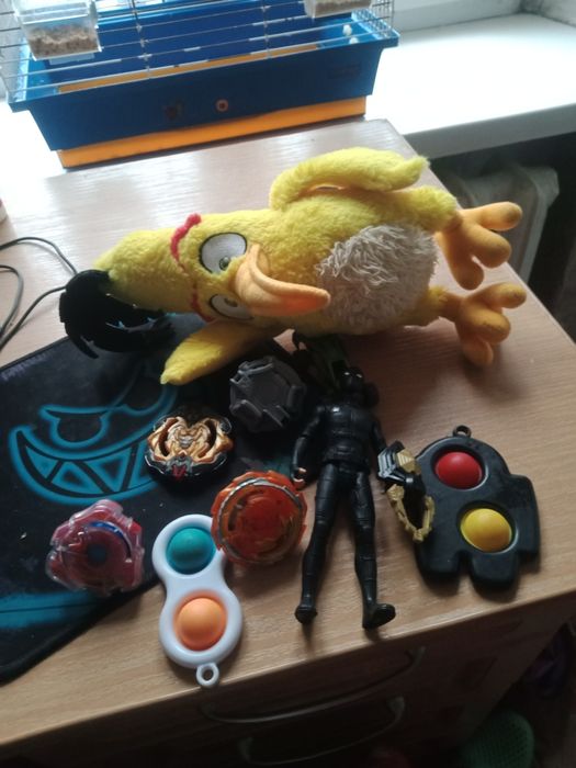 Играшки бейблейди и тд