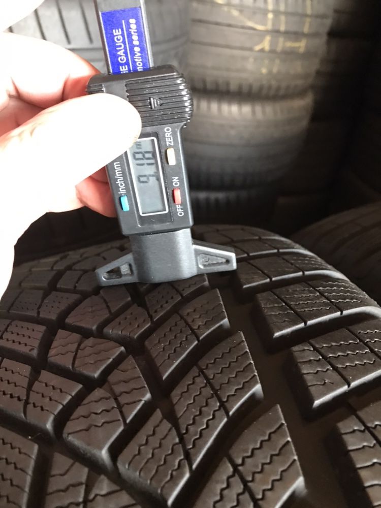 255/45/18 R18 Goodyear Ultra Grip GEN1 4шт зима