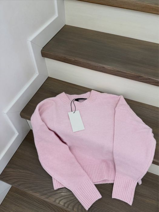 Мʼякий трикотажний светр від Zara