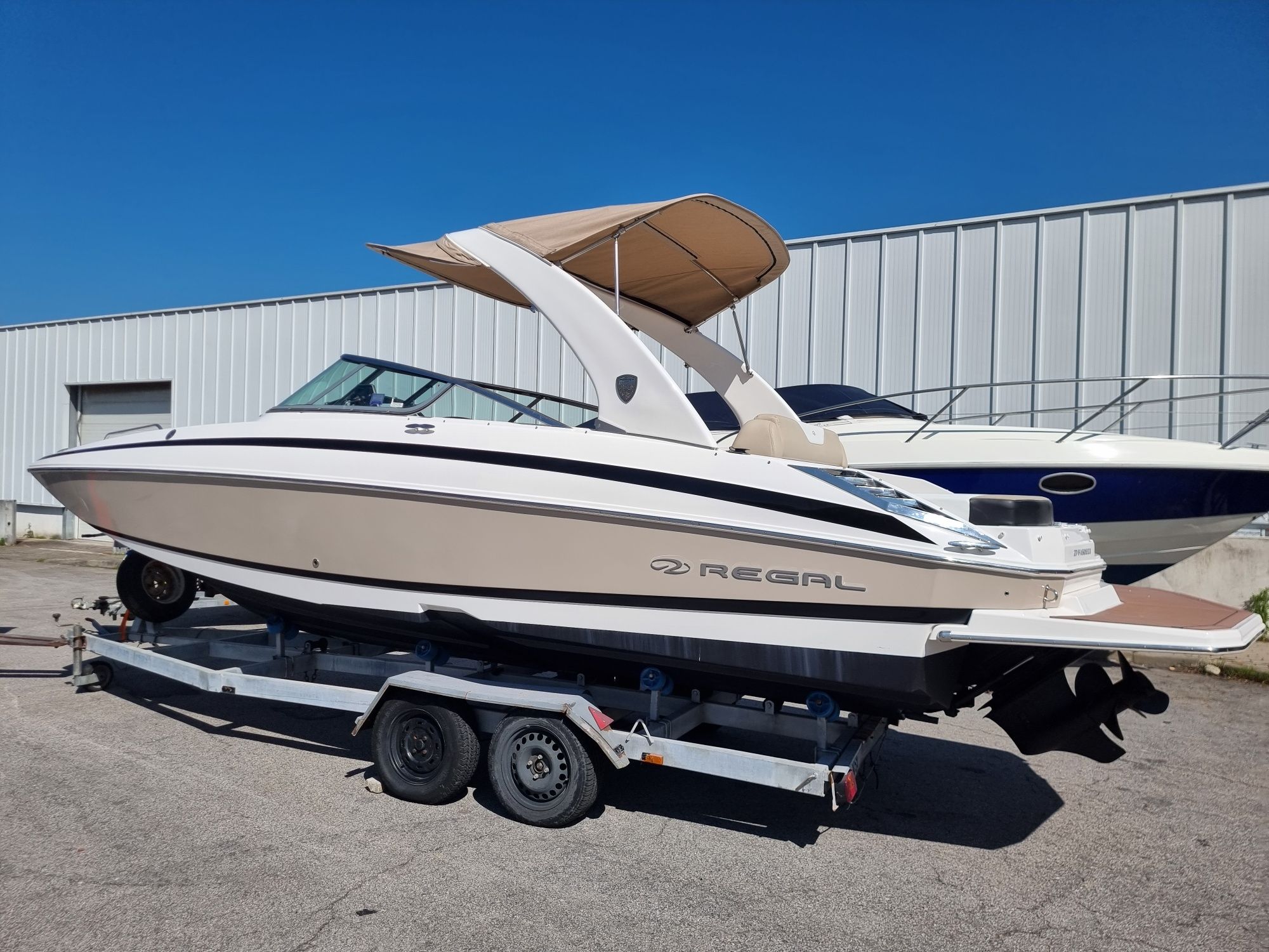 Regal 27 fasdeck