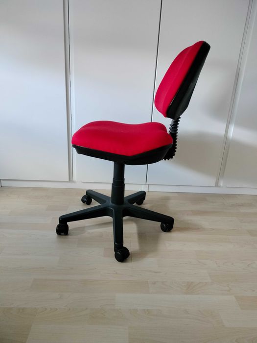 Cadeira rotativa de escritório impecável