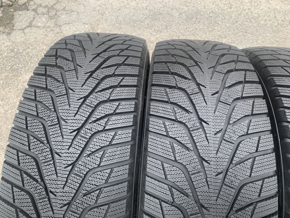 Шини Hankook Winter i*cept IZ3 X 235/65 R18 нові