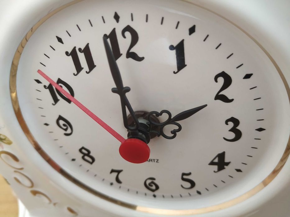 Zegar porcelanowy stojący