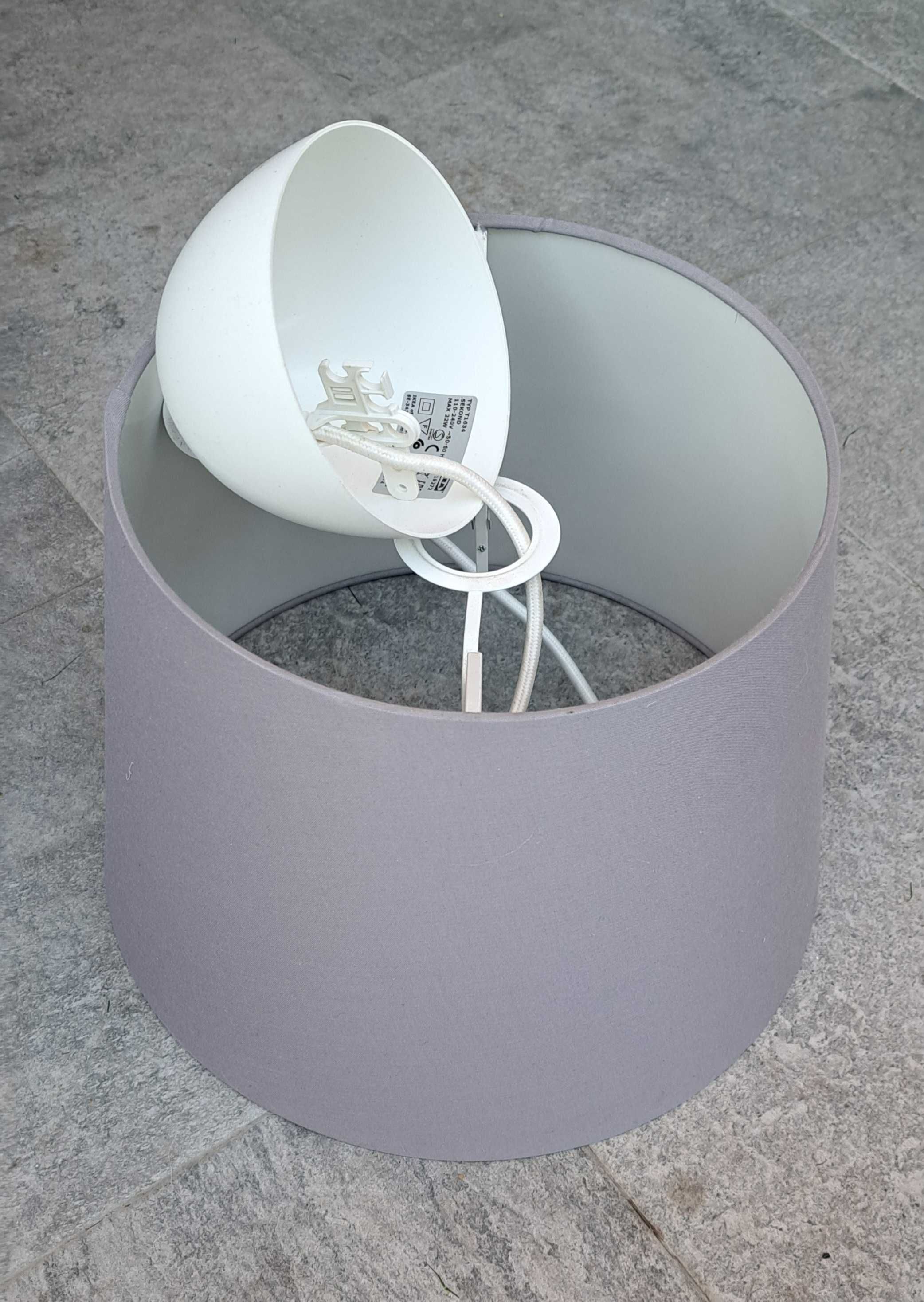Abajour Cinza IKEA com lampâda