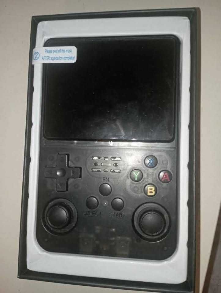 Consola portátil r36s