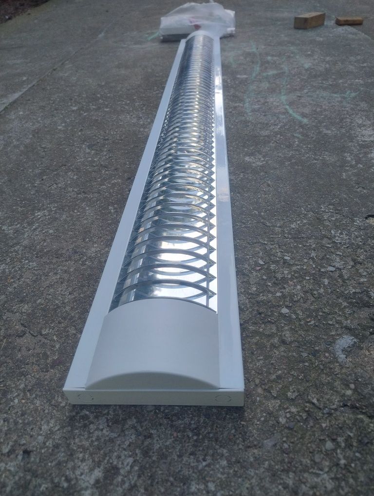 Oprawa nadtynkowa LED 2x18w 120cm