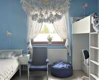 dywan shaggy, fotel, zasłonki, poduszki, pościel motyle IKEA sanglarka