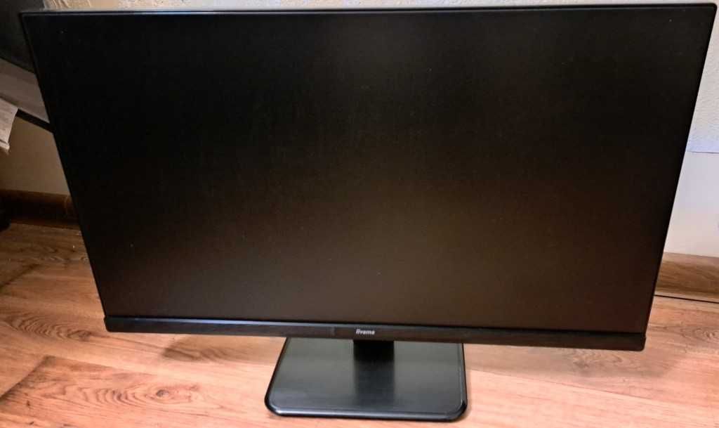 NTT Business W964M, i5 3,0GHz, RAM 8GB, SSD 480GB + Iiyama ProLite 25"