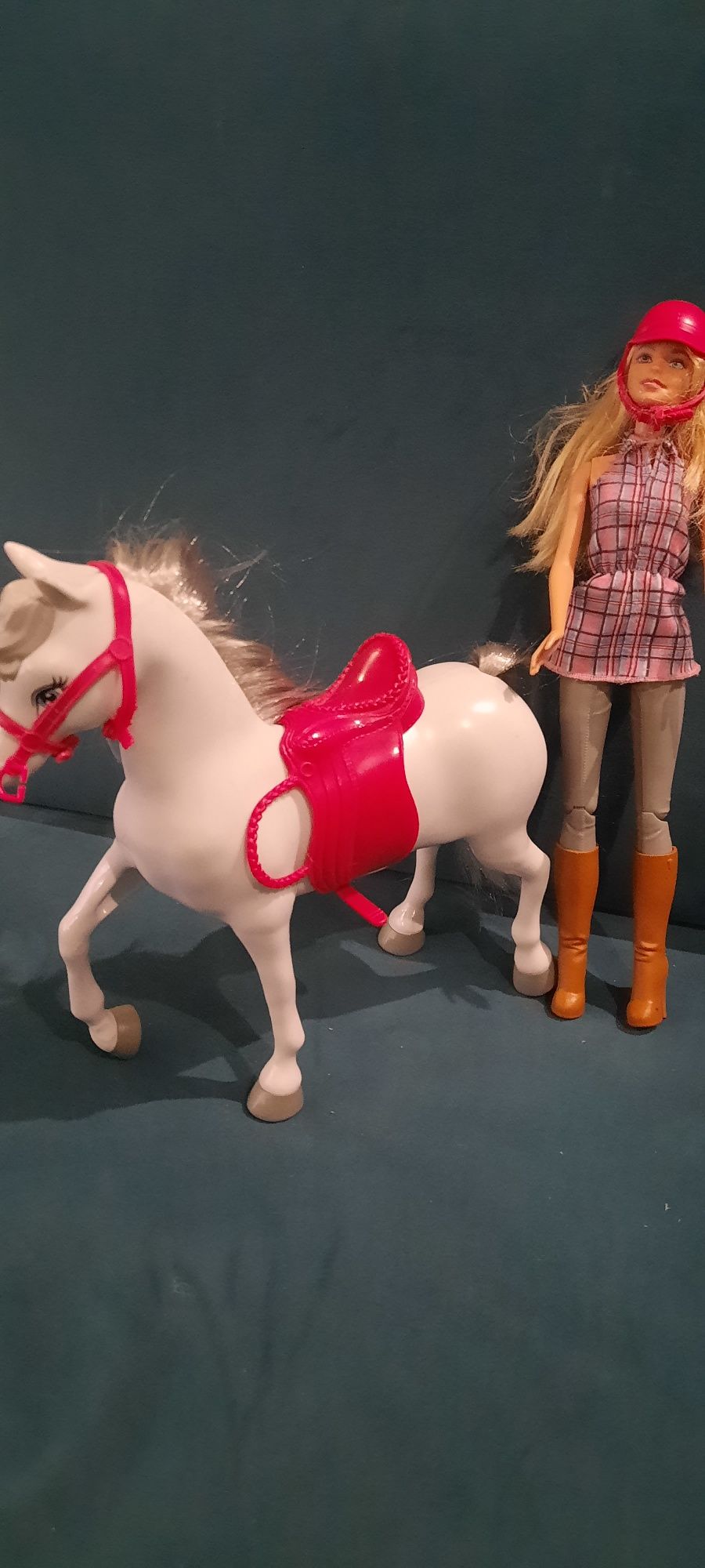 Lalka Barbie z koniem