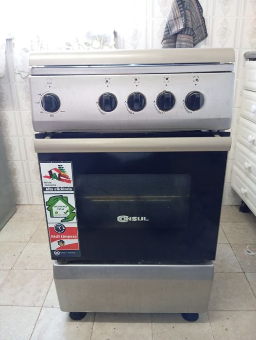Fogão a GÁS CONSUL 60€.