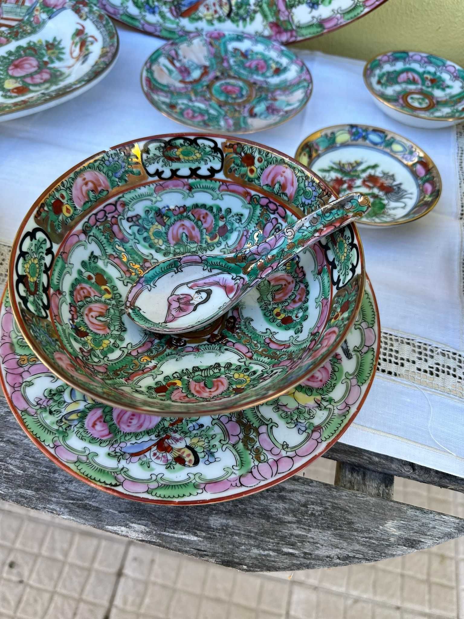 Conjunto de loiça chinesa em optimo estado