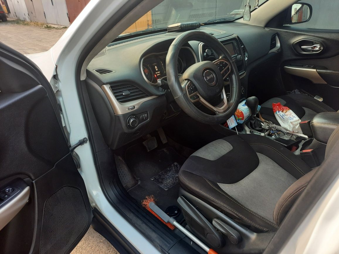 Jeep cherokee kl 2.4 Газ/Бензин