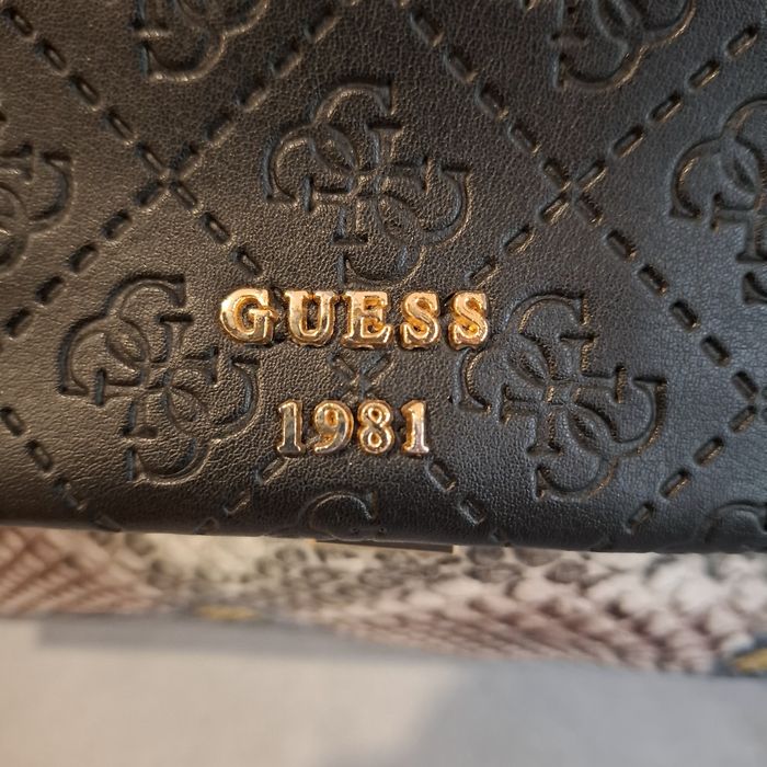 Guess torebka długi pasek