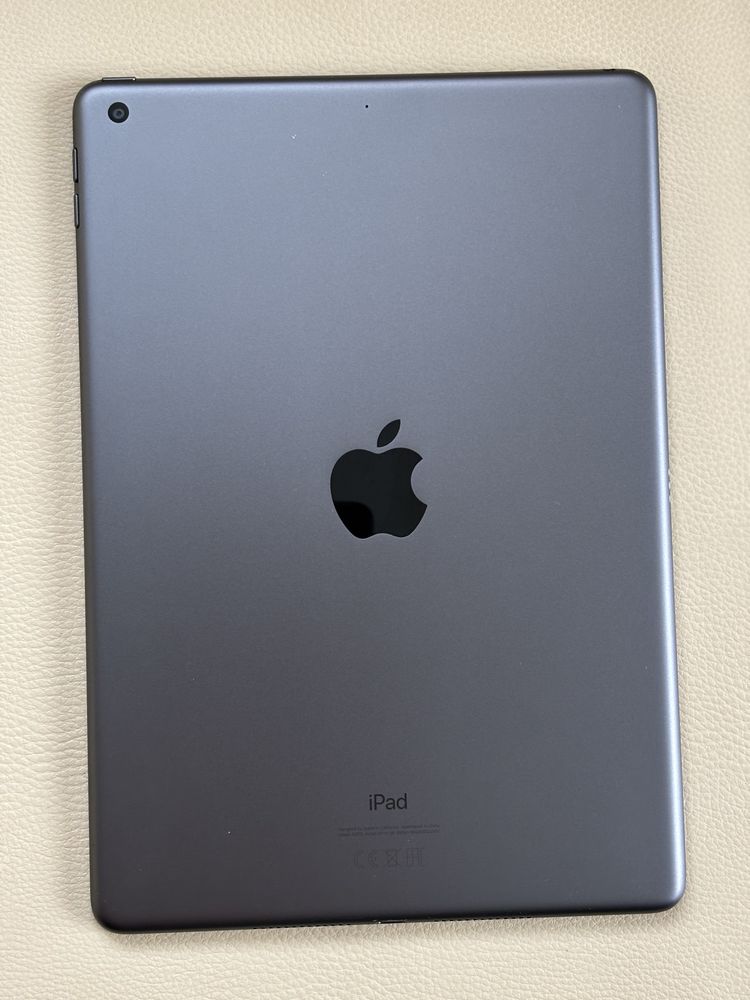 iPad 8 generacji 32 GB space grey. Stan idealny