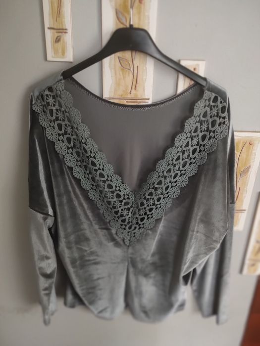 Bluzka welurowa z ozdobnym tyłem