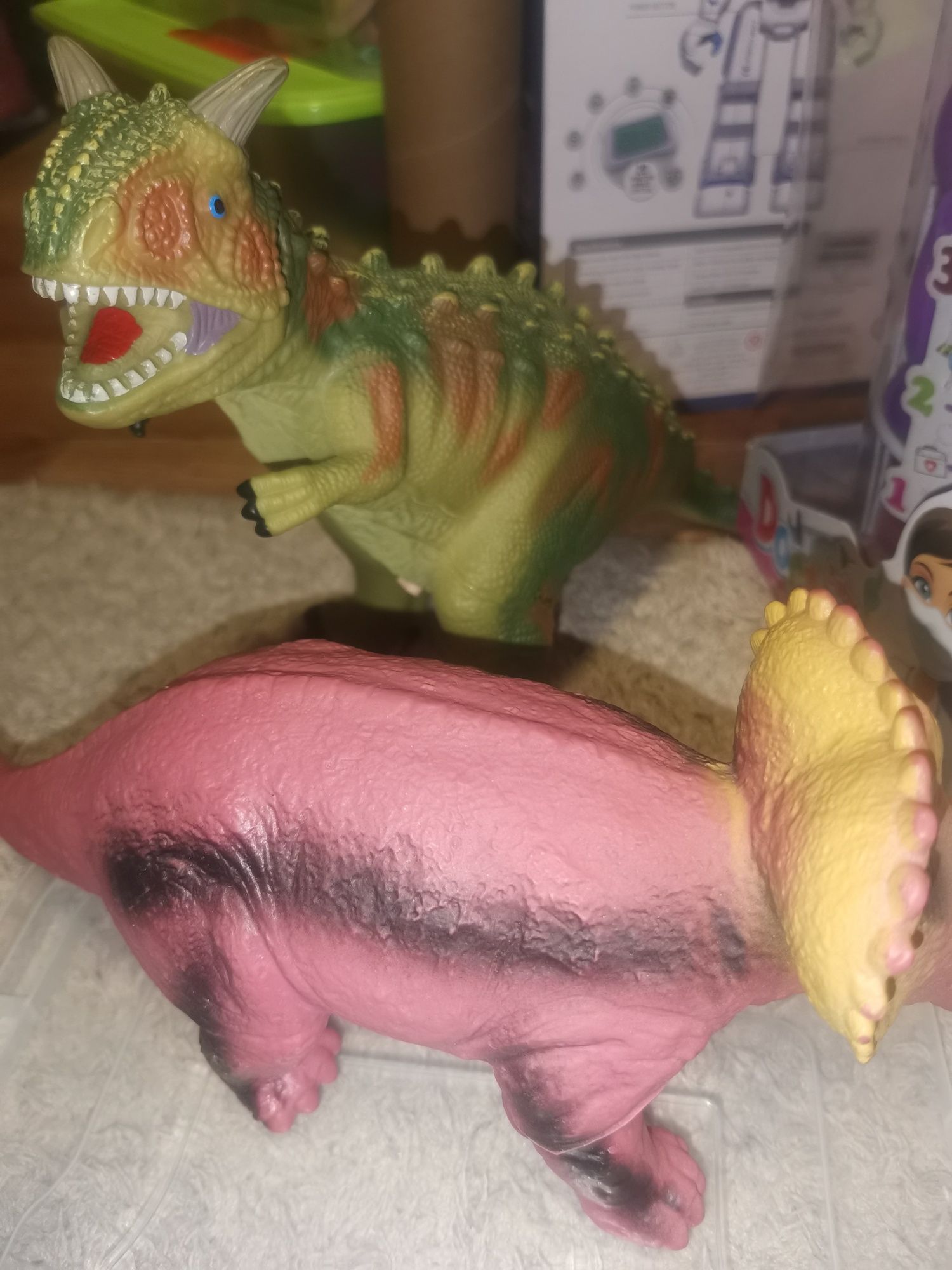 Іграшки динозаври